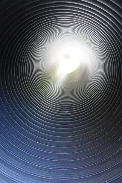 隧道尽头的光图片下载