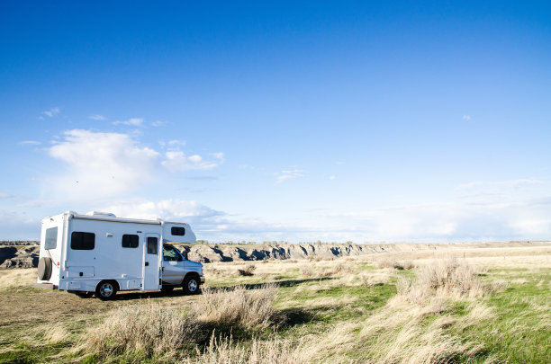 梅迪辛哈特荒地上的房车图片下载