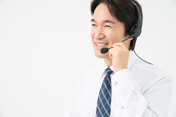 做操作员的中年男子图片下载