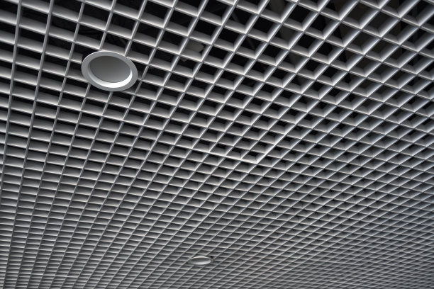 商场建筑吊顶网架结构。抽象的现代建筑。图片下载