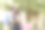 兴奋的年轻夫妇买房子。图片下载
