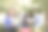 房地产经纪人和年轻夫妇买房。图片下载