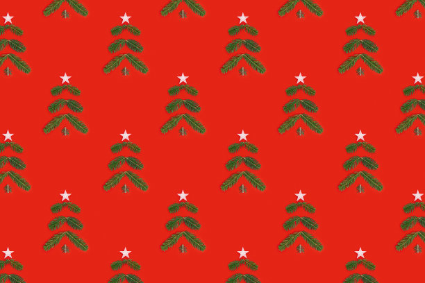创意圣诞图案与绿色的圣诞树由松枝，新年冷杉树图片下载
