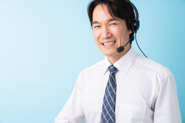 当操作员的中年男子图片下载