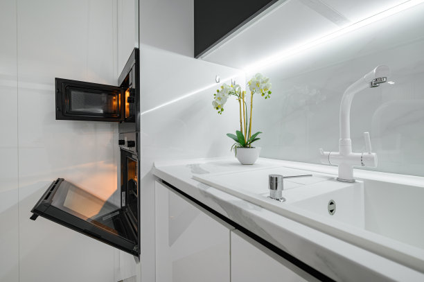 豪华的黑白现代大理石厨房图片下载