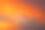 绚丽多彩的日出与多云的天空。在夏季天气的戏剧性光的风景图像。风景如画的照片壁纸。自然背景。美丽的地球。图片下载