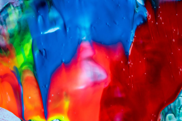 近距离观察不同颜色的油画图片下载