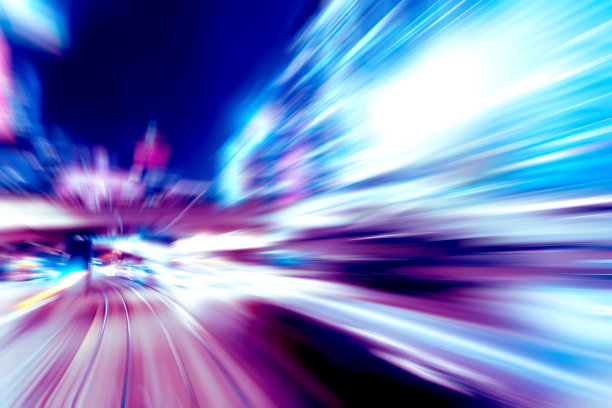 城市夜间交通灯轨迹的抽象图像图片下载