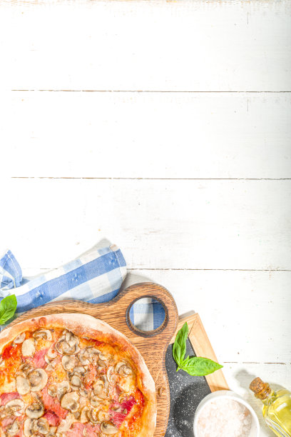 火腿蘑菇披萨图片下载