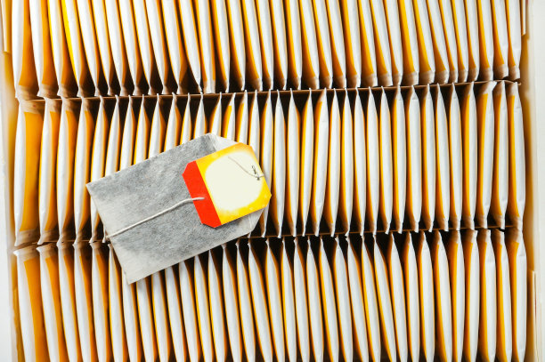 装在盒子里的茶包图片下载