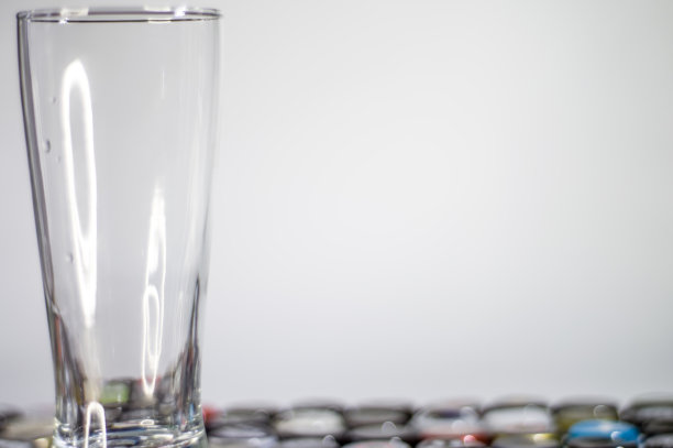 空啤酒杯，留出写字的空间图片下载