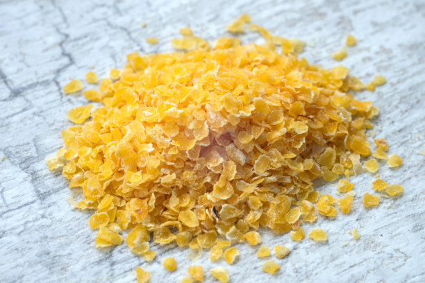 一把玉米片桌上的快餐。图片下载