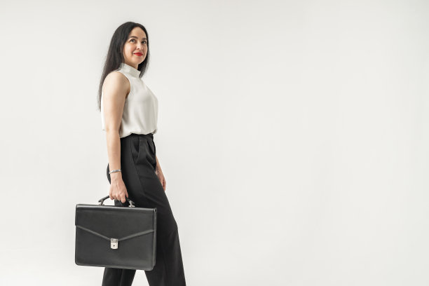 一个自信的年轻女商人的肖像。领导的概念图片下载