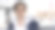 严肃的少年学生在街上走着图片下载