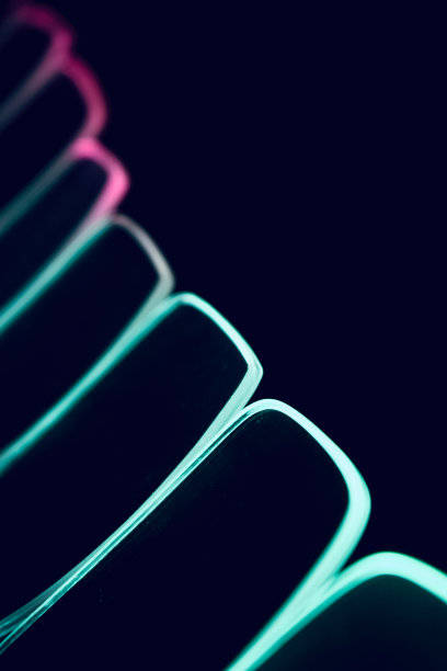 彩色玻璃制作的曲线图案背景照片图片下载