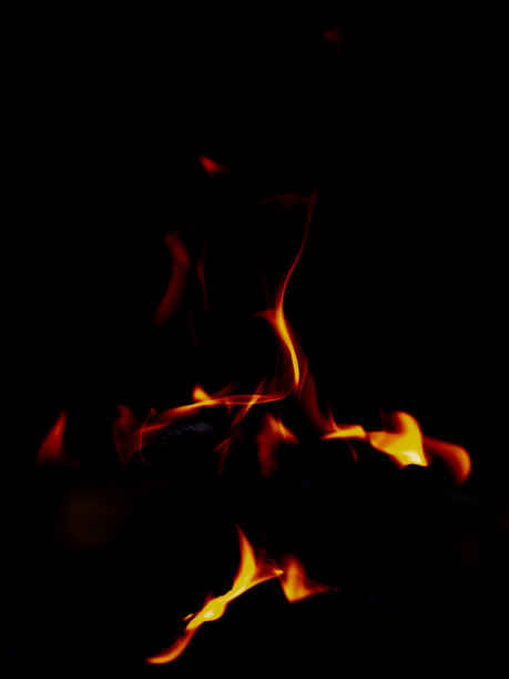 火焰火焰燃烧发光的黑色背景，美丽的抽象火焰熊熊燃烧的orane和红色火焰显示高和力量的能量，照片美丽的图形创意设计火焰墙纸和图案图片下载