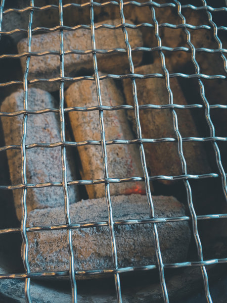 关闭炉烧烤架和木炭烹饪，火图片下载