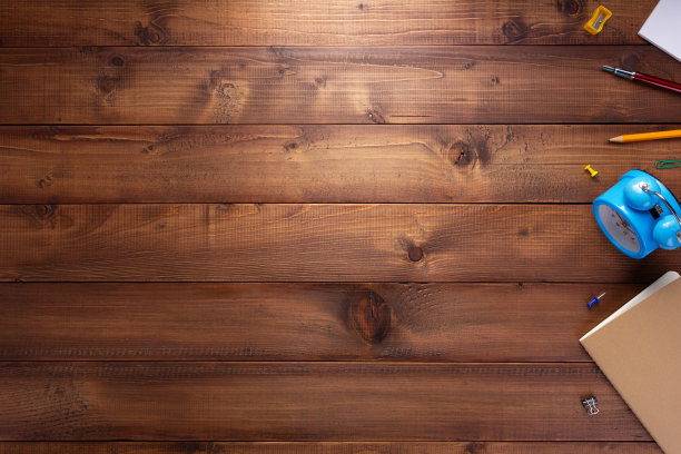 记事本或纸笔记本放在木桌的背景桌上图片下载