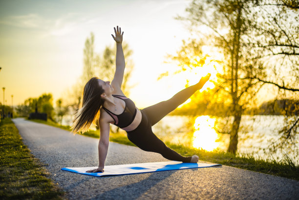 在自然界中伸展图片下载