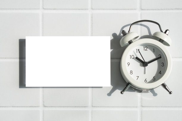 在瓷砖背景上的名片图像图片下载