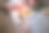 在烘烤前的烤盘上，女人们正在制作自制月饼糕点的面团图片下载
