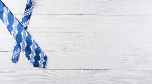 快乐的父亲节背景概念从美丽的领带上白色木制背景。图片下载