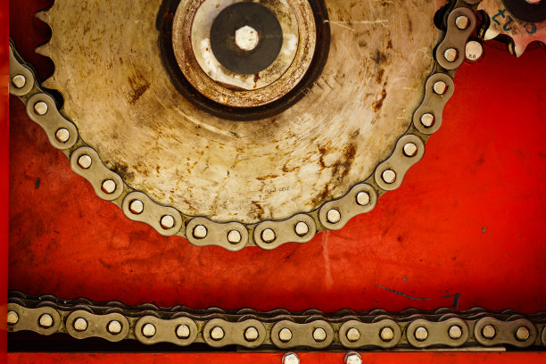 大型机器的链条和链轮图片下载