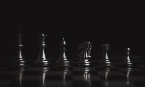 金王棋可以击倒大量的银棋子。商业战略思想图片下载