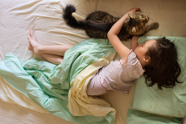 孩子女孩睡着了图片下载