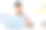一个年轻人在现代办公室里头痛图片下载