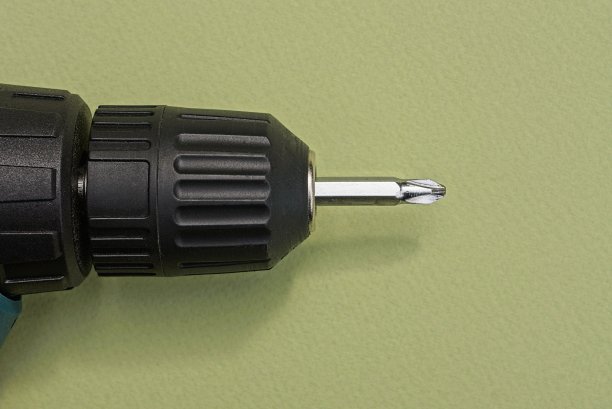 一个大的黑色紧凑型电动螺丝刀图片下载