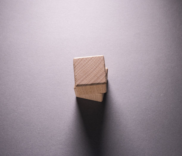 木制几何形状立方体图片下载