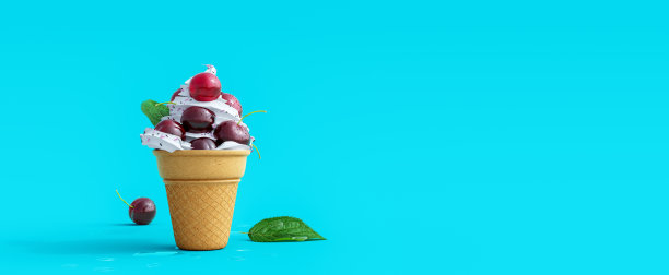 夏日蓝色背景下的新鲜樱桃果杯冰淇淋图片下载