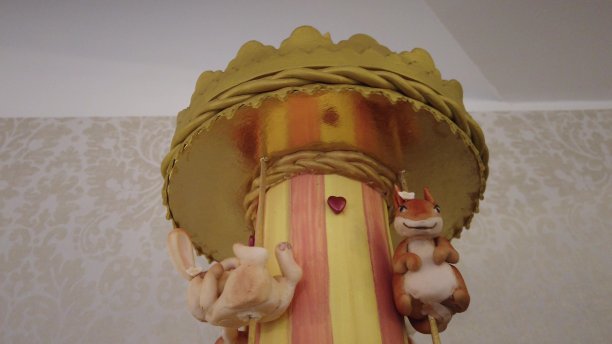 旋转木马装饰图片下载