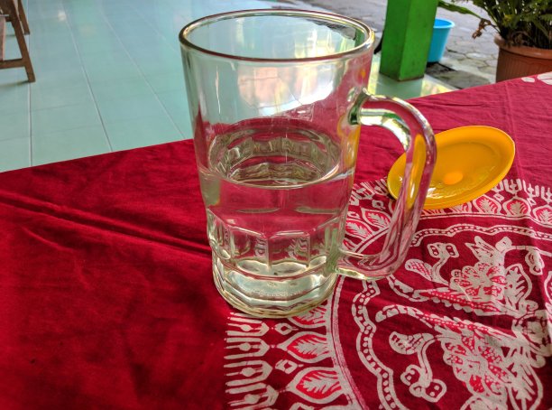 一杯水图片下载