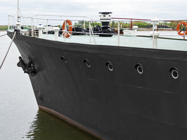 黑色的船图片下载