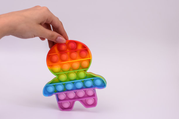 把彩色硅胶玩具做成男人的形状图片下载