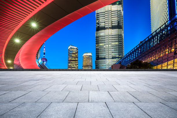 上海的夜空广场路和城市建筑风景图片下载