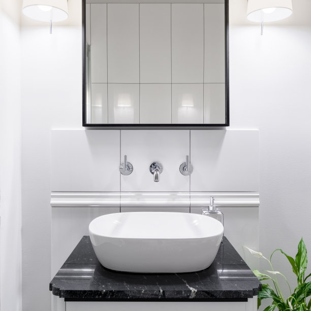 近距离上优雅的浴室洗脸盆图片下载