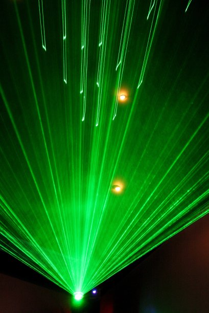 孔雀的光图片下载