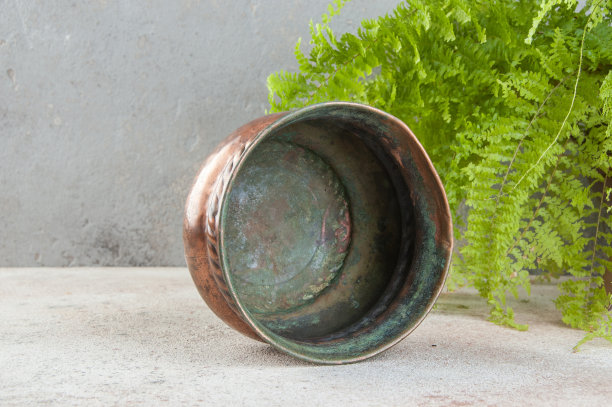 古董铜花盆图片下载