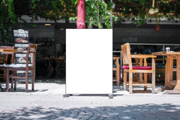 空白的白色街道咖啡店与模型空间的信息图片下载