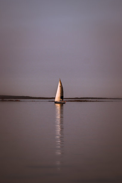 沉默的帆图片下载