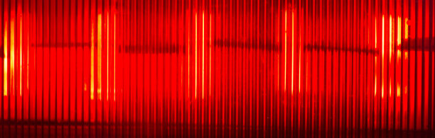 一个红色实验室灯的特写。图片下载