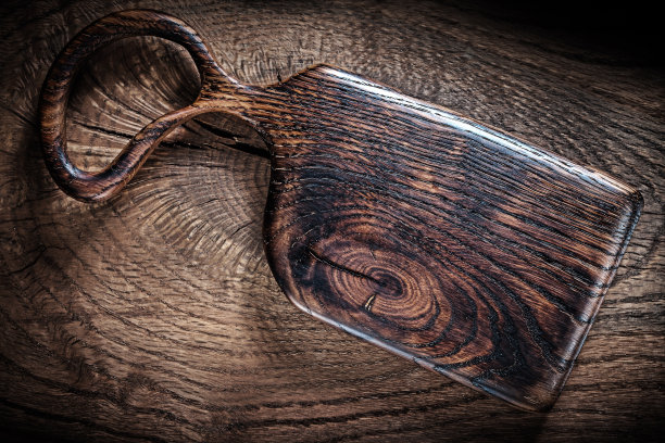 橡木，深色，老式的木制砧板图片下载