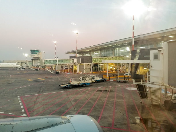 离港或抵港图片下载