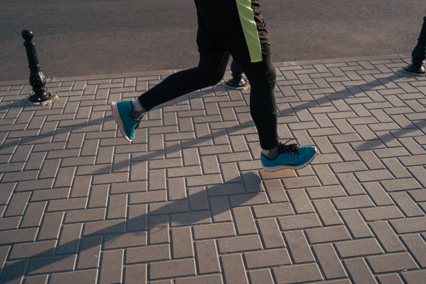 城市里的健健康康的人图片下载