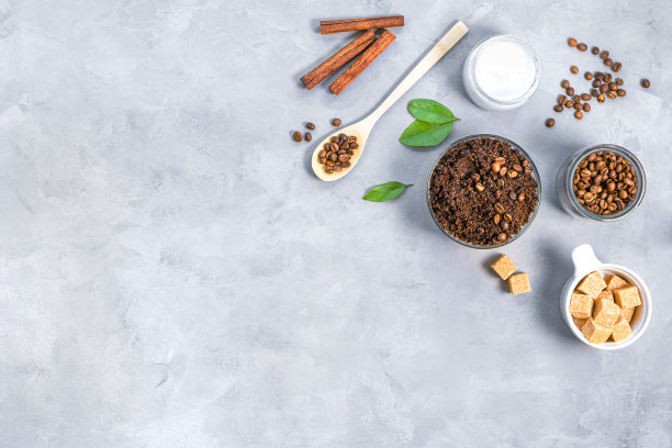 自制的磨碎咖啡、糖和椰子油身体磨砂膏图片下载