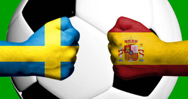 瑞典和西班牙国旗，背景是两个紧握的拳头和3D足球，混合媒体足球比赛概念图片下载