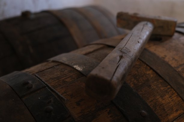 酿酒的背景图片下载